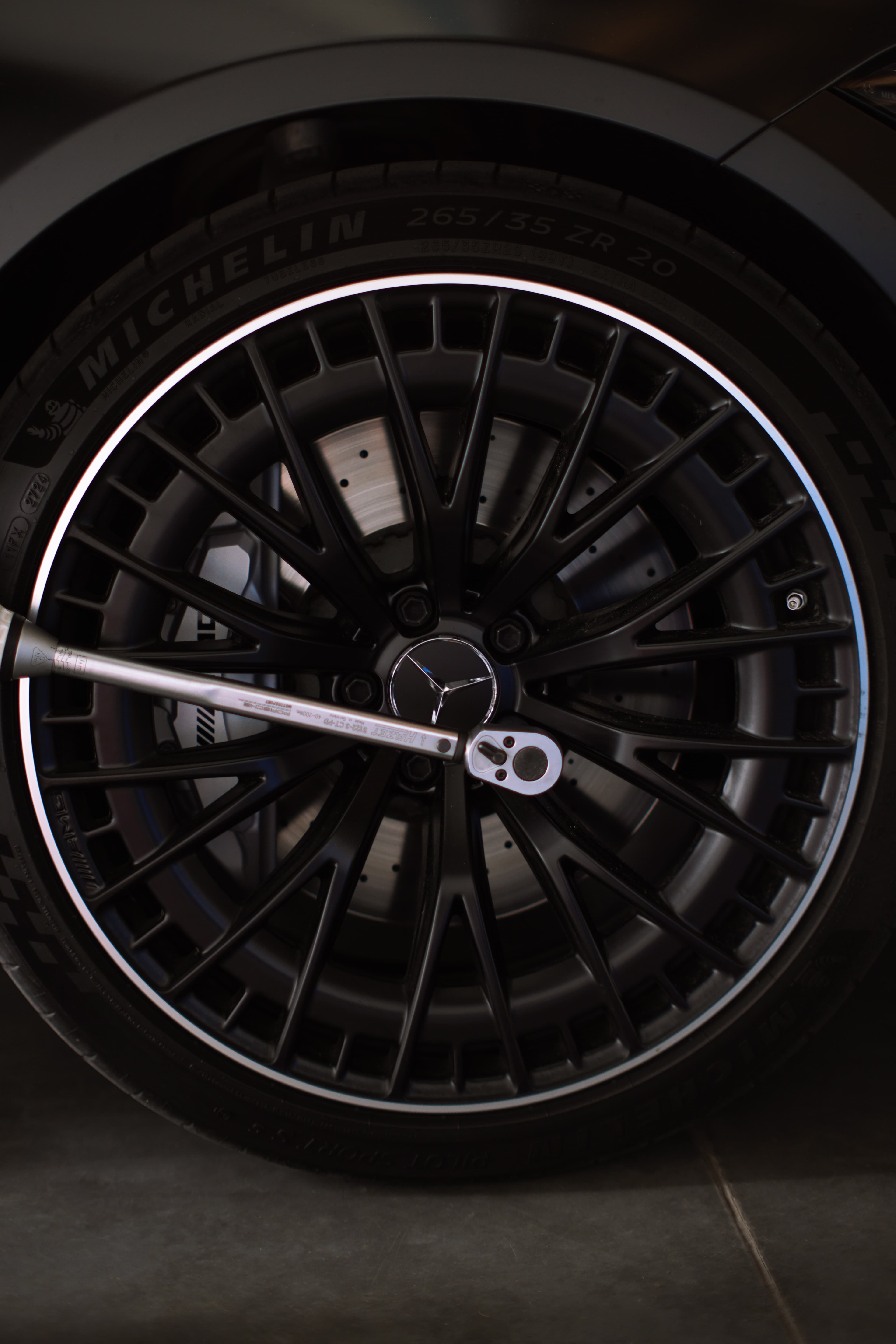 Umatex Garage Mercedes wheel